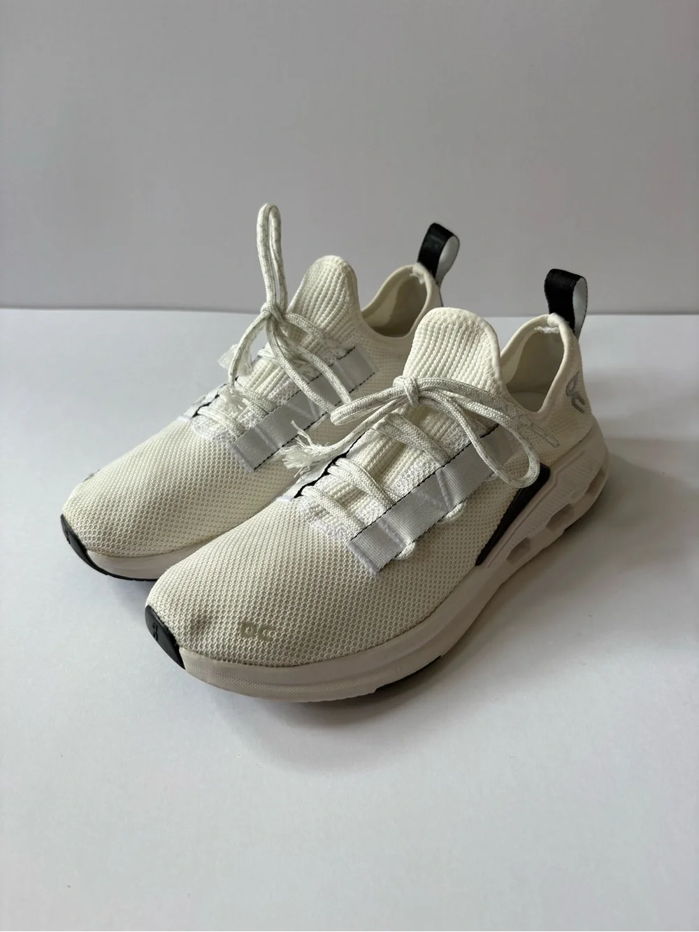 On Running Cloudeasy Shoes Women’s 9 White Black Mesh Lace up Running sneaker